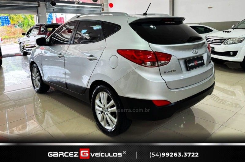 HYUNDAI IX35 2.0 MPI 4X2 16V 2010/2011 GARCEZ VEÍCULOS BENTO GONÇALVES / Carros no Vale HYUNDAI IX35 2.0 MPI 4X2 16V 2010/2011 GARCEZ VEÍCULOS BENTO GONÇALVES / Carros no Vale