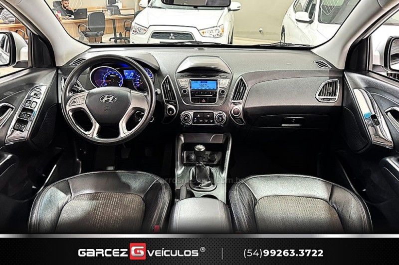 HYUNDAI IX35 2.0 MPI 4X2 16V 2010/2011 GARCEZ VEÍCULOS BENTO GONÇALVES / Carros no Vale HYUNDAI IX35 2.0 MPI 4X2 16V 2010/2011 GARCEZ VEÍCULOS BENTO GONÇALVES / Carros no Vale