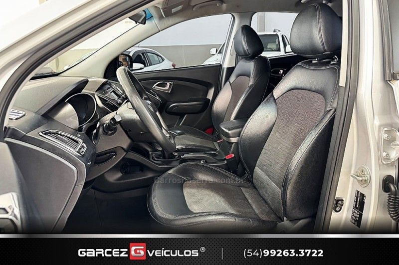 HYUNDAI IX35 2.0 MPI 4X2 16V 2010/2011 GARCEZ VEÍCULOS BENTO GONÇALVES / Carros no Vale HYUNDAI IX35 2.0 MPI 4X2 16V 2010/2011 GARCEZ VEÍCULOS BENTO GONÇALVES / Carros no Vale
