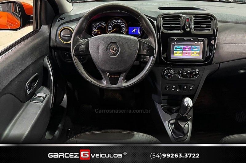 RENAULT SANDERO 1.6 STEPWAY 8V 2015/2016 GARCEZ VEÍCULOS BENTO GONÇALVES / Carros no Vale RENAULT SANDERO 1.6 STEPWAY 8V 2015/2016 GARCEZ VEÍCULOS BENTO GONÇALVES / Carros no Vale