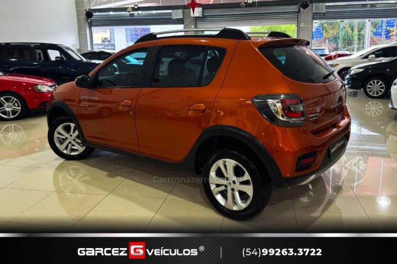 RENAULT SANDERO 1.6 STEPWAY 8V 2015/2016 GARCEZ VEÍCULOS BENTO GONÇALVES / Carros no Vale RENAULT SANDERO 1.6 STEPWAY 8V 2015/2016 GARCEZ VEÍCULOS BENTO GONÇALVES / Carros no Vale