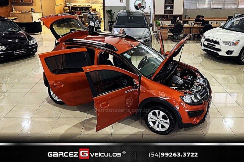 RENAULT SANDERO 1.6 STEPWAY 8V 2015/2016 GARCEZ VEÍCULOS BENTO GONÇALVES / Carros no Vale RENAULT SANDERO 1.6 STEPWAY 8V 2015/2016 GARCEZ VEÍCULOS BENTO GONÇALVES / Carros no Vale