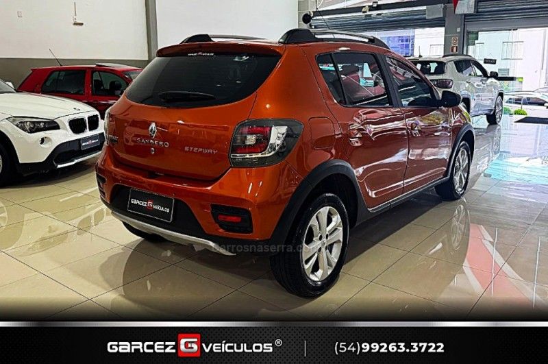 RENAULT SANDERO 1.6 STEPWAY 8V 2015/2016 GARCEZ VEÍCULOS BENTO GONÇALVES / Carros no Vale RENAULT SANDERO 1.6 STEPWAY 8V 2015/2016 GARCEZ VEÍCULOS BENTO GONÇALVES / Carros no Vale