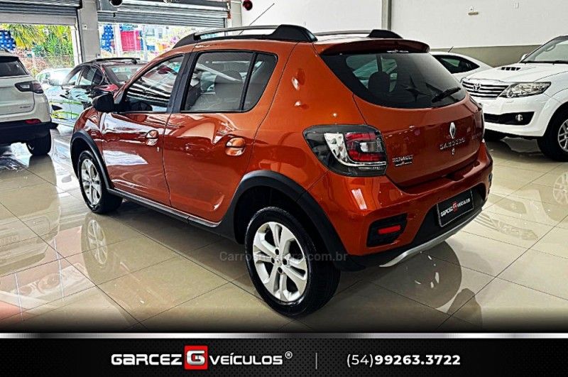 RENAULT SANDERO 1.6 STEPWAY 8V 2015/2016 GARCEZ VEÍCULOS BENTO GONÇALVES / Carros no Vale RENAULT SANDERO 1.6 STEPWAY 8V 2015/2016 GARCEZ VEÍCULOS BENTO GONÇALVES / Carros no Vale