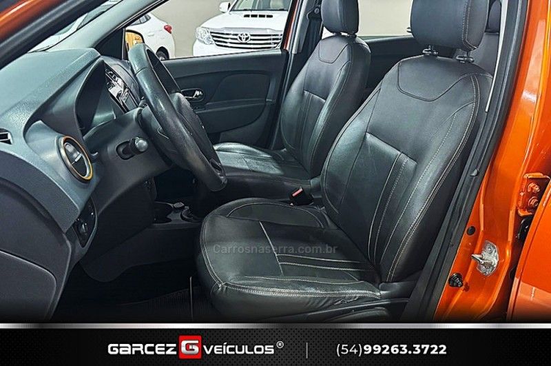 RENAULT SANDERO 1.6 STEPWAY 8V 2015/2016 GARCEZ VEÍCULOS BENTO GONÇALVES / Carros no Vale RENAULT SANDERO 1.6 STEPWAY 8V 2015/2016 GARCEZ VEÍCULOS BENTO GONÇALVES / Carros no Vale