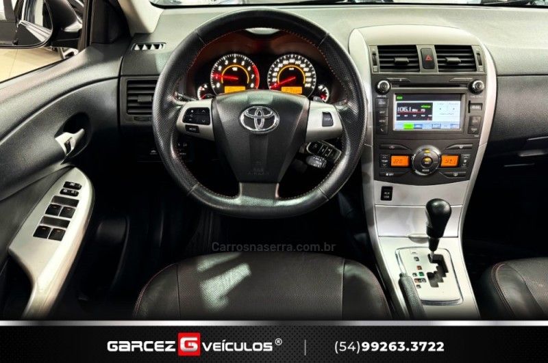 TOYOTA COROLLA 2.0 XRS 16V 2013/2014 GARCEZ VEÍCULOS BENTO GONÇALVES / Carros no Vale TOYOTA COROLLA 2.0 XRS 16V 2013/2014 GARCEZ VEÍCULOS BENTO GONÇALVES / Carros no Vale