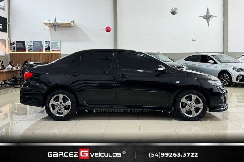 TOYOTA COROLLA 2.0 XRS 16V 2013/2014 GARCEZ VEÍCULOS BENTO GONÇALVES / Carros no Vale TOYOTA COROLLA 2.0 XRS 16V 2013/2014 GARCEZ VEÍCULOS BENTO GONÇALVES / Carros no Vale
