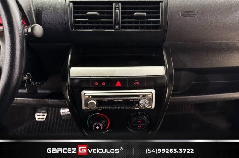 VOLKSWAGEN CROSSFOX 1.6 MI 8V 2005/2006 GARCEZ VEÍCULOS BENTO GONÇALVES / Carros no Vale