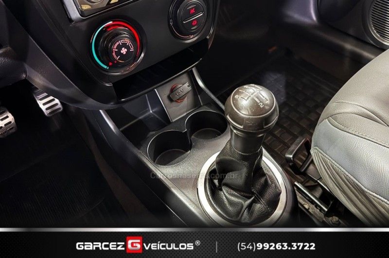 VOLKSWAGEN CROSSFOX 1.6 MI 8V 2005/2006 GARCEZ VEÍCULOS BENTO GONÇALVES / Carros no Vale