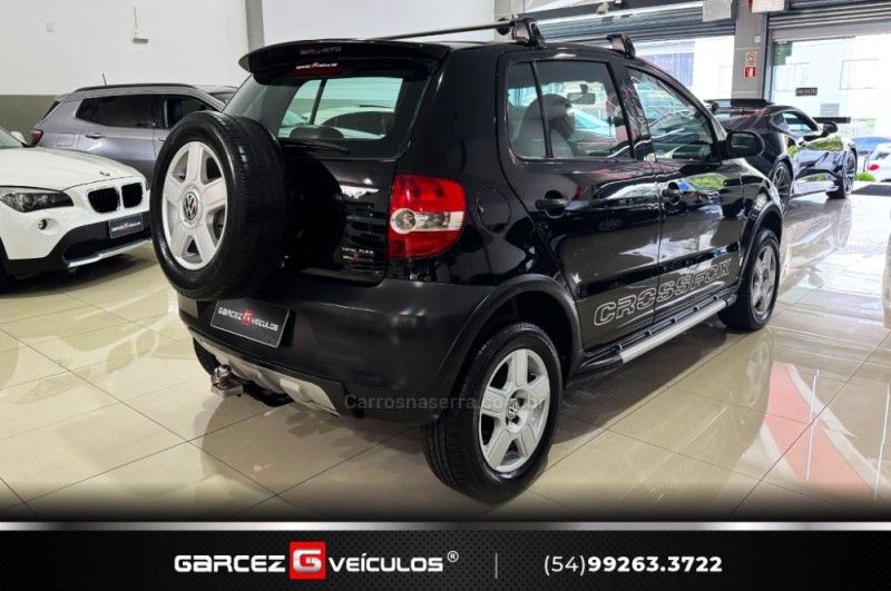 VOLKSWAGEN CROSSFOX 1.6 MI 8V 2005/2006 GARCEZ VEÍCULOS BENTO GONÇALVES / Carros no Vale