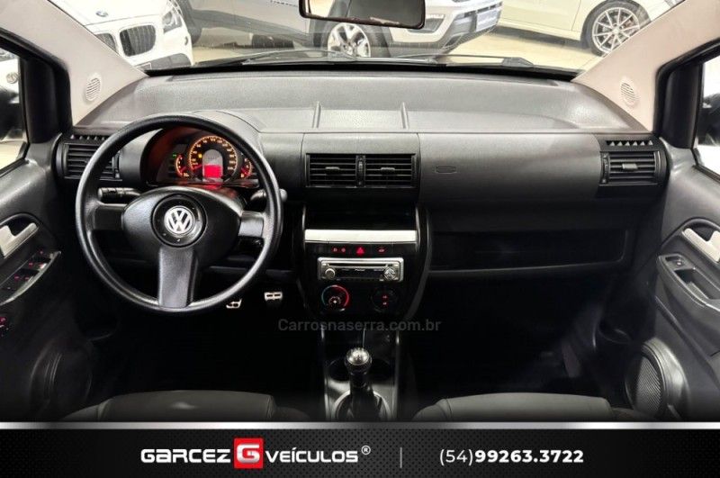 VOLKSWAGEN CROSSFOX 1.6 MI 8V 2005/2006 GARCEZ VEÍCULOS BENTO GONÇALVES / Carros no Vale