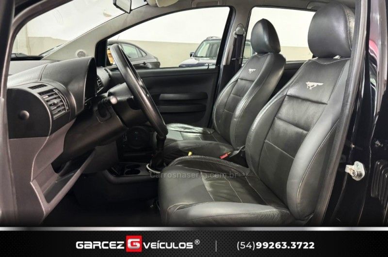 VOLKSWAGEN CROSSFOX 1.6 MI 8V 2005/2006 GARCEZ VEÍCULOS BENTO GONÇALVES / Carros no Vale