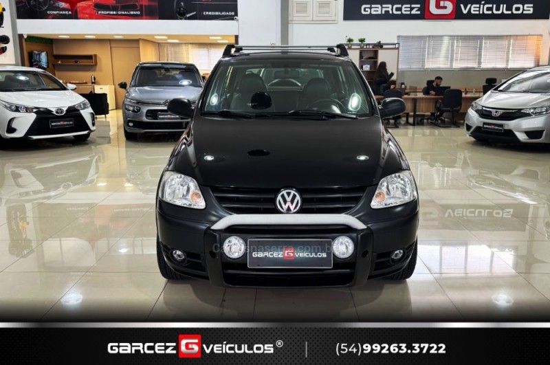 VOLKSWAGEN CROSSFOX 1.6 MI 8V 2005/2006 GARCEZ VEÍCULOS BENTO GONÇALVES / Carros no Vale