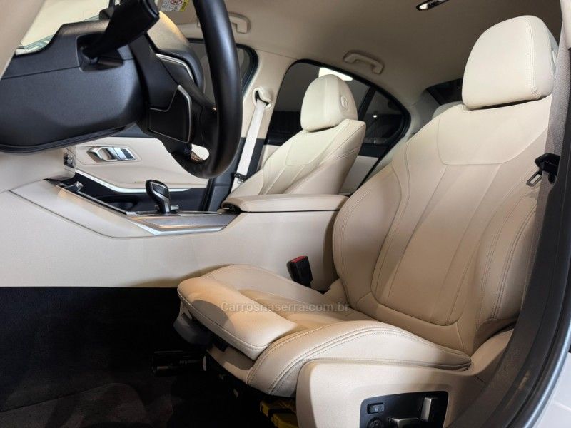 BMW 320I 2.0 16V TURBO ACTIVE 2020/2020 GRIFFCAR MULTIMARCAS DOIS IRMÃOS / Carros no Vale BMW 320I 2.0 16V TURBO ACTIVE 2020/2020 GRIFFCAR MULTIMARCAS DOIS IRMÃOS / Carros no Vale