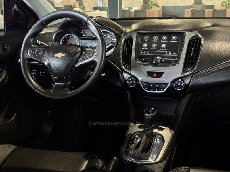 CHEVROLET CRUZE 1.4 TURBO LT 16V 2022/2023 GRIFFCAR MULTIMARCAS DOIS IRMÃOS / Carros no Vale