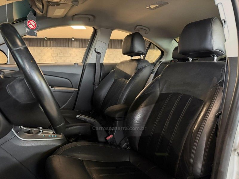 CHEVROLET CRUZE 1.8 LT 16V 2013/2014 GRIFFCAR MULTIMARCAS DOIS IRMÃOS / Carros no Vale