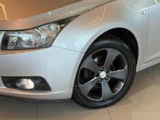 CHEVROLET CRUZE 1.8 LT 16V 2013/2014 GRIFFCAR MULTIMARCAS DOIS IRMÃOS / Carros no Vale