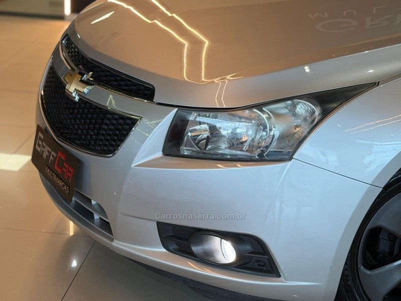 CHEVROLET CRUZE 1.8 LT 16V 2013/2014 GRIFFCAR MULTIMARCAS DOIS IRMÃOS / Carros no Vale