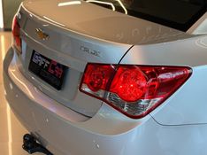 CHEVROLET CRUZE 1.8 LT 16V 2013/2014 GRIFFCAR MULTIMARCAS DOIS IRMÃOS / Carros no Vale