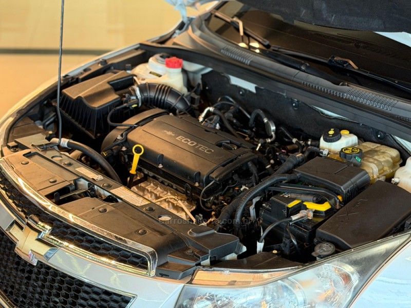 CHEVROLET CRUZE 1.8 LT 16V 2013/2014 GRIFFCAR MULTIMARCAS DOIS IRMÃOS / Carros no Vale