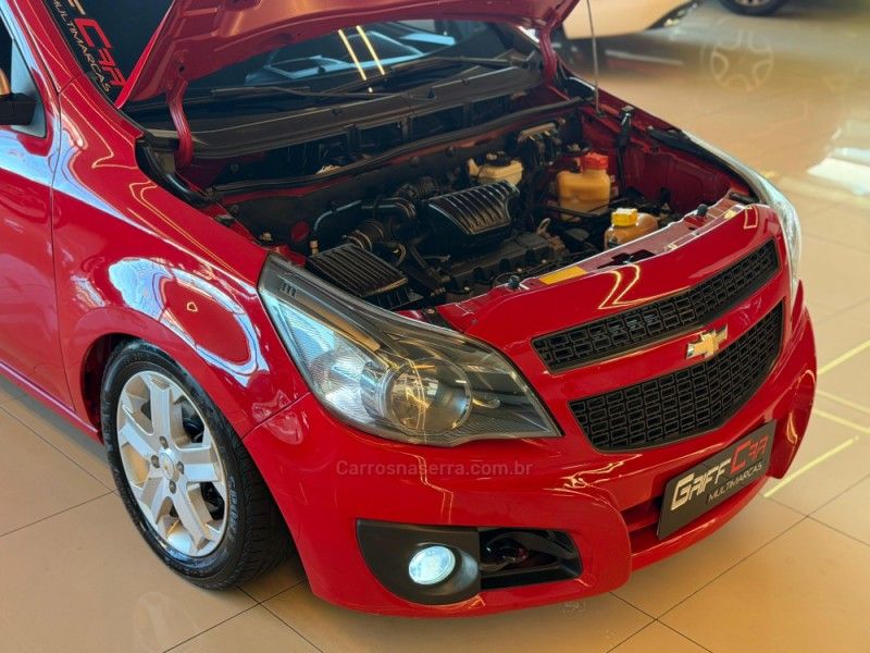 CHEVROLET MONTANA 1.4 MPFI LS CS 8V 2014/2014 GRIFFCAR MULTIMARCAS DOIS IRMÃOS / Carros no Vale