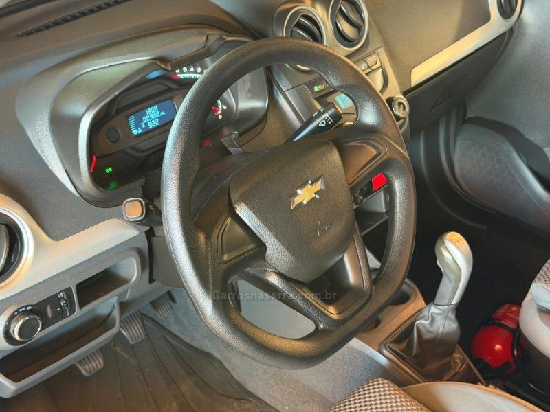 CHEVROLET MONTANA 1.4 MPFI LS CS 8V 2014/2014 GRIFFCAR MULTIMARCAS DOIS IRMÃOS / Carros no Vale