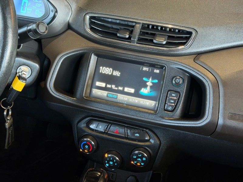 CHEVROLET PRISMA 1.4 MPFI LTZ 8V 2017/2017 GRIFFCAR MULTIMARCAS DOIS IRMÃOS / Carros no Vale
