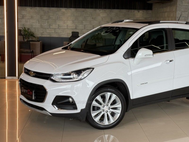 CHEVROLET TRACKER 1.4 16V PREMIER TURBO 2018/2018 GRIFFCAR MULTIMARCAS DOIS IRMÃOS / Carros no Vale