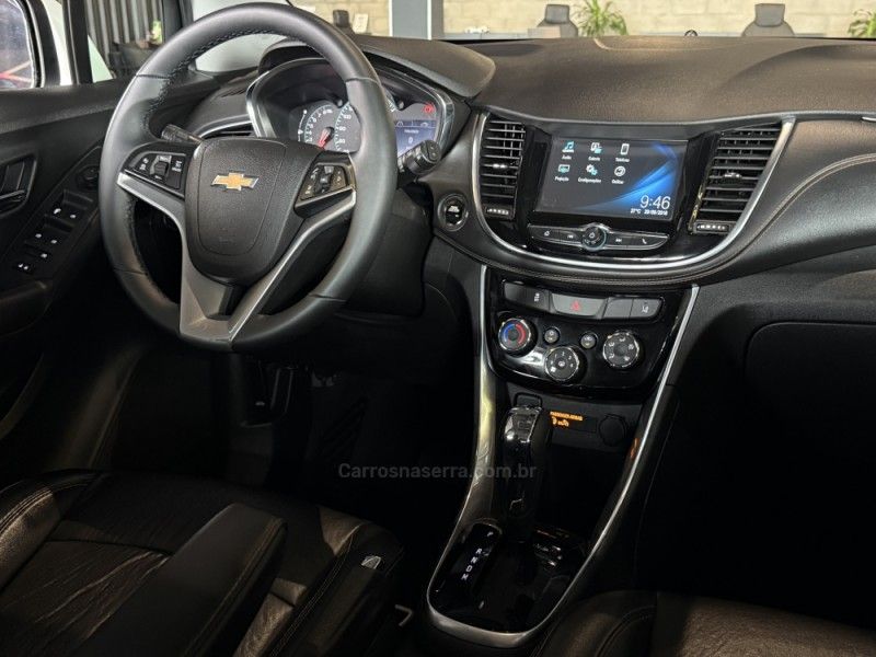 CHEVROLET TRACKER 1.4 16V PREMIER TURBO 2018/2018 GRIFFCAR MULTIMARCAS DOIS IRMÃOS / Carros no Vale