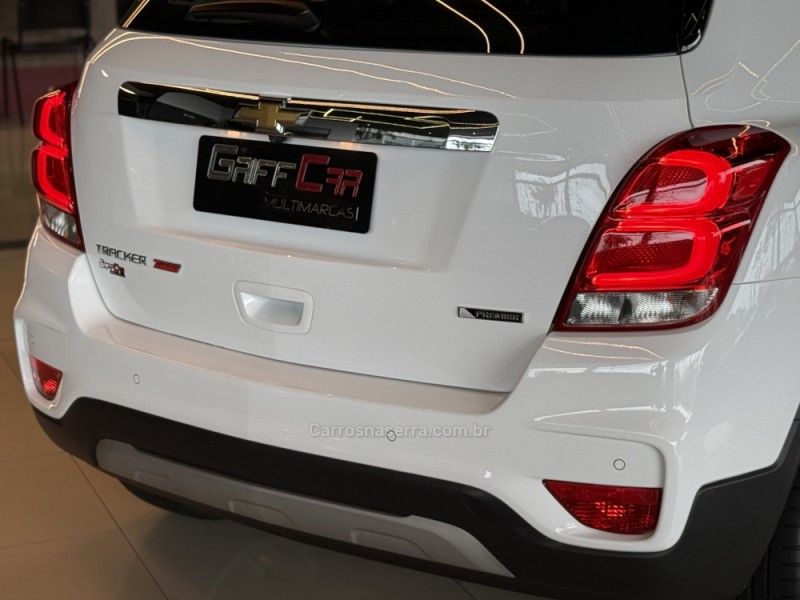 CHEVROLET TRACKER 1.4 16V PREMIER TURBO 2018/2018 GRIFFCAR MULTIMARCAS DOIS IRMÃOS / Carros no Vale