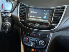 CHEVROLET TRACKER 1.4 16V TURBO LT 2019/2019 GRIFFCAR MULTIMARCAS DOIS IRMÃOS / Carros no Vale