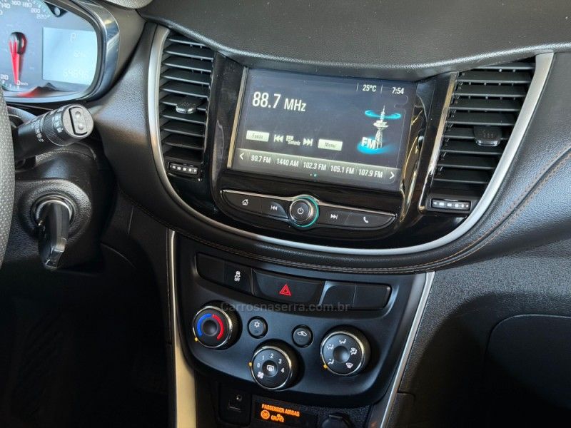 CHEVROLET TRACKER 1.4 16V TURBO LT 2019/2019 GRIFFCAR MULTIMARCAS DOIS IRMÃOS / Carros no Vale