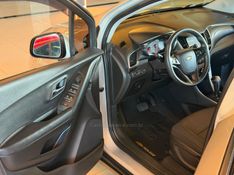 CHEVROLET TRACKER 1.4 16V TURBO LT 2019/2019 GRIFFCAR MULTIMARCAS DOIS IRMÃOS / Carros no Vale