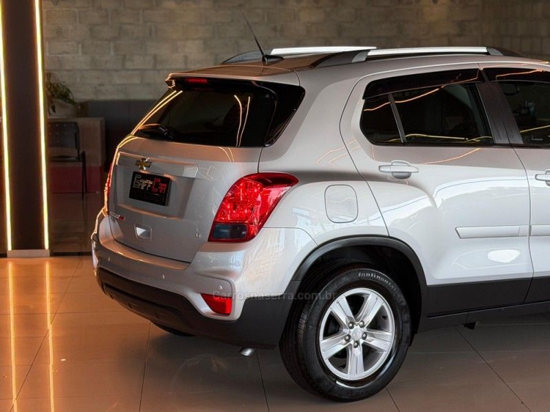 CHEVROLET TRACKER 1.4 16V TURBO LT 2019/2019 GRIFFCAR MULTIMARCAS DOIS IRMÃOS / Carros no Vale