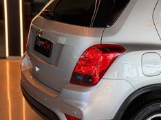 CHEVROLET TRACKER 1.4 16V TURBO LT 2019/2019 GRIFFCAR MULTIMARCAS DOIS IRMÃOS / Carros no Vale