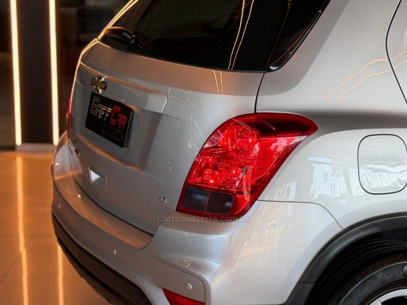 CHEVROLET TRACKER 1.4 16V TURBO LT 2019/2019 GRIFFCAR MULTIMARCAS DOIS IRMÃOS / Carros no Vale