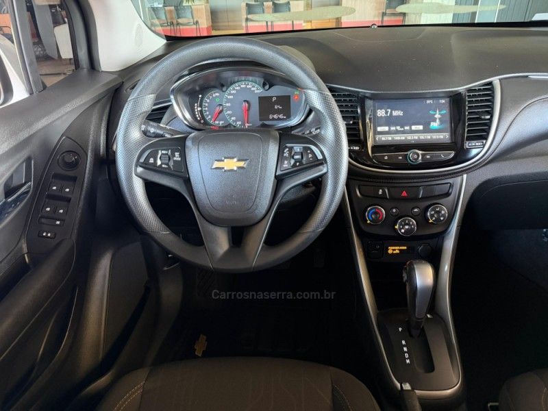 CHEVROLET TRACKER 1.4 16V TURBO LT 2019/2019 GRIFFCAR MULTIMARCAS DOIS IRMÃOS / Carros no Vale