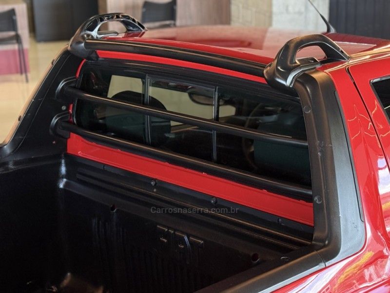 FIAT STRADA 1.4 MPI HARD WORKING CS 8V 2016/2017 GRIFFCAR MULTIMARCAS DOIS IRMÃOS / Carros no Vale