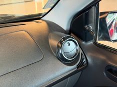 FORD FIESTA 1.0 ROCAM SE 8V 2013/2014 GRIFFCAR MULTIMARCAS DOIS IRMÃOS / Carros no Vale