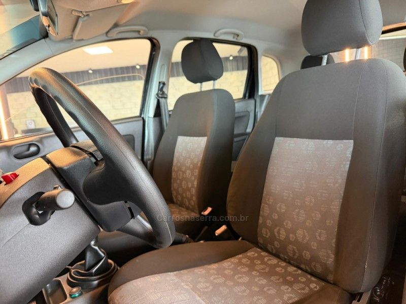 FORD FIESTA 1.0 ROCAM SE 8V 2013/2014 GRIFFCAR MULTIMARCAS DOIS IRMÃOS / Carros no Vale FORD FIESTA 1.0 ROCAM SE 8V 2013/2014 GRIFFCAR MULTIMARCAS DOIS IRMÃOS / Carros no Vale