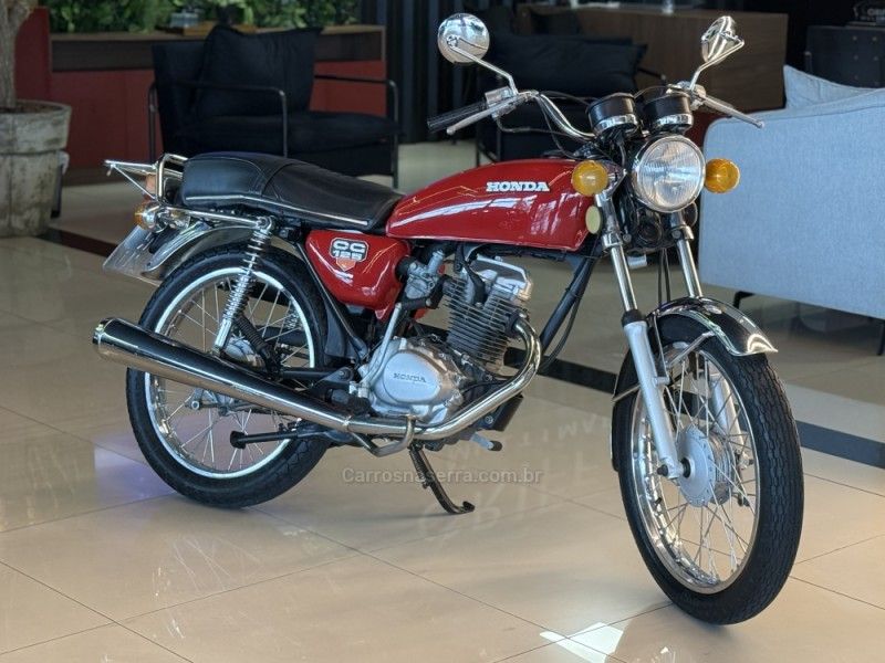 Honda Motos CG 125 ML 1981/1981 GRIFFCAR MULTIMARCAS DOIS IRMÃOS / Carros no Vale