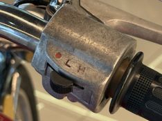 Honda Motos CG 125 ML 1981/1981 GRIFFCAR MULTIMARCAS DOIS IRMÃOS / Carros no Vale