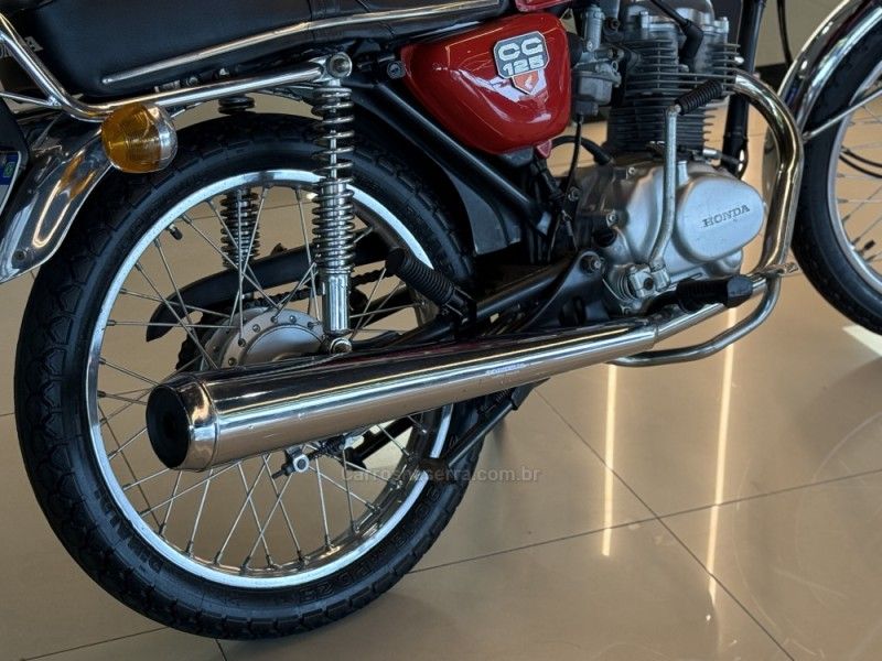 Honda Motos CG 125 ML 1981/1981 GRIFFCAR MULTIMARCAS DOIS IRMÃOS / Carros no Vale