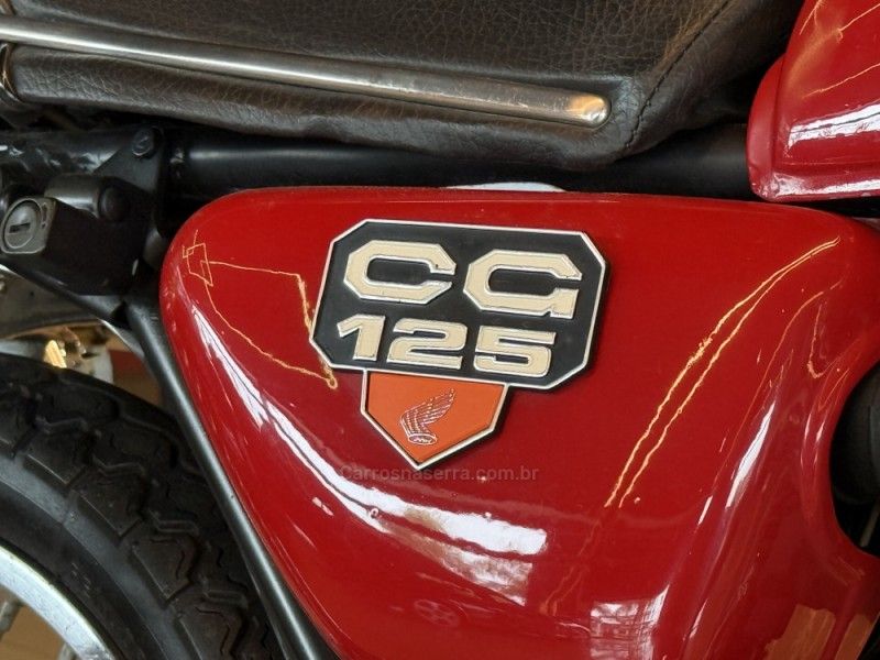 Honda Motos CG 125 ML 1981/1981 GRIFFCAR MULTIMARCAS DOIS IRMÃOS / Carros no Vale
