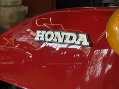 Honda Motos CG 125 ML 1981/1981 GRIFFCAR MULTIMARCAS DOIS IRMÃOS / Carros no Vale