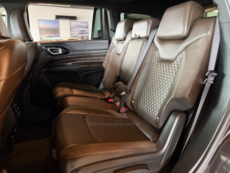 JEEP COMMANDER 1.3 OVERLAND T270 16V 4X2 TURBO 2023/2023 GRIFFCAR MULTIMARCAS DOIS IRMÃOS / Carros no Vale JEEP COMMANDER 1.3 OVERLAND T270 16V 4X2 TURBO 2023/2023 GRIFFCAR MULTIMARCAS DOIS IRMÃOS / Carros no Vale