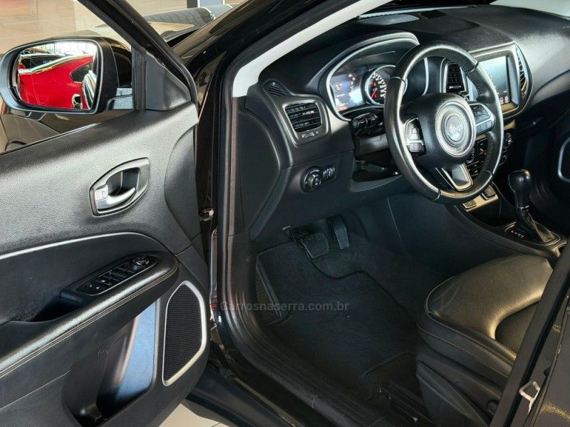 JEEP COMPASS 2.0 16V LONGITUDE 2021/2021 GRIFFCAR MULTIMARCAS DOIS IRMÃOS / Carros no Vale