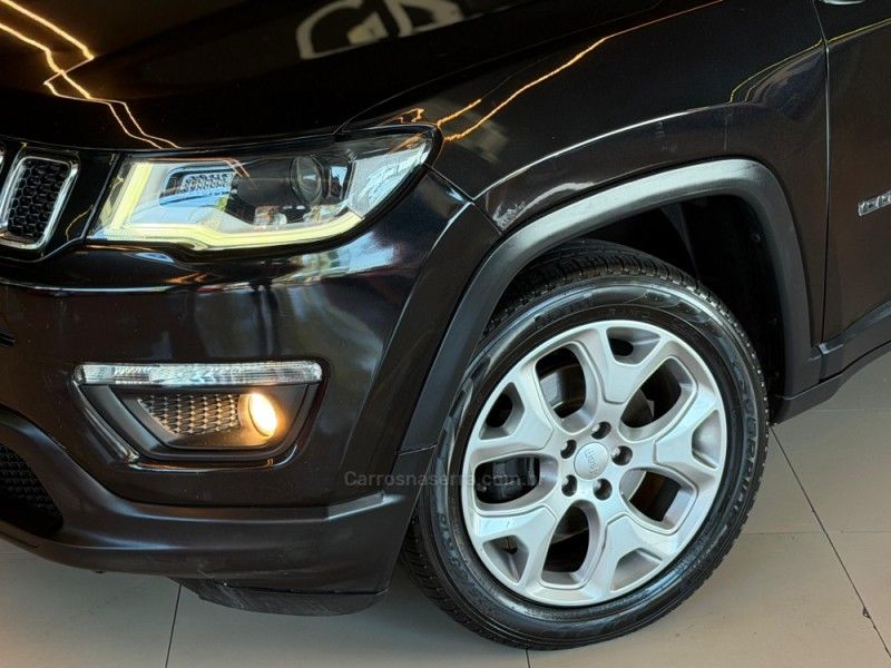 JEEP COMPASS 2.0 16V LONGITUDE 2021/2021 GRIFFCAR MULTIMARCAS DOIS IRMÃOS / Carros no Vale