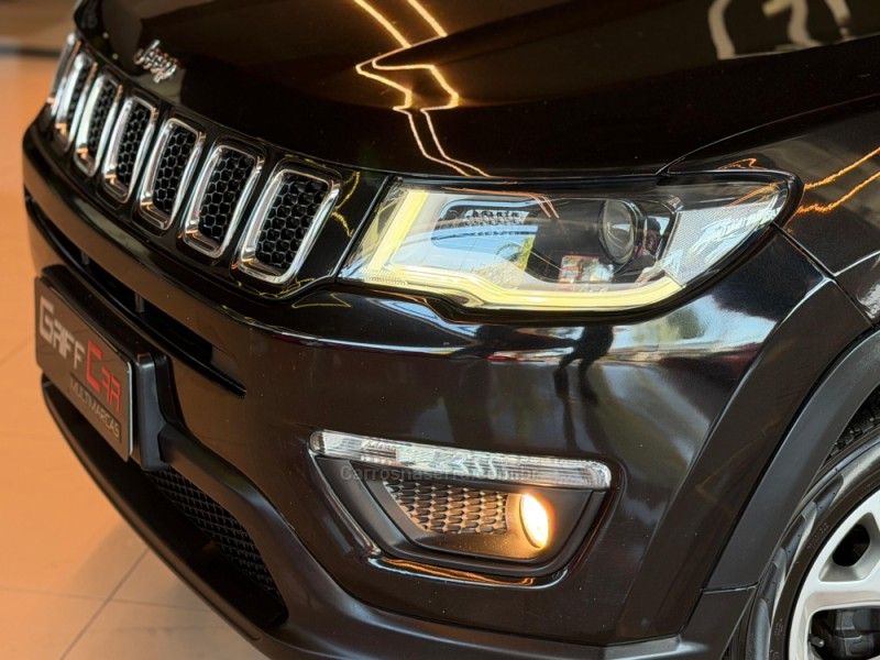 JEEP COMPASS 2.0 16V LONGITUDE 2021/2021 GRIFFCAR MULTIMARCAS DOIS IRMÃOS / Carros no Vale
