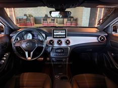 MERCEDES-BENZ GLA 200 1.6 CGI VISION 16V TURBO 2014/2015 GRIFFCAR MULTIMARCAS DOIS IRMÃOS / Carros no Vale
